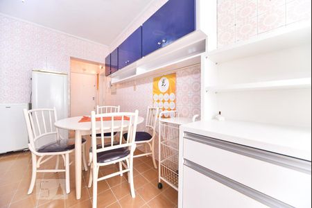 Apartamento à venda com 99m², 2 quartos e 1 vagaCozinha