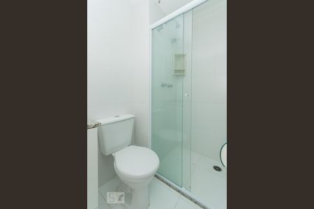 Banheiro de kitnet/studio para alugar com 1 quarto, 28m² em Aclimação, São Paulo