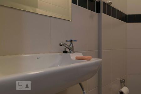 Apartamento à venda com 104m², 2 quartos e sem vagaBanheiro de serviço (Torneira)