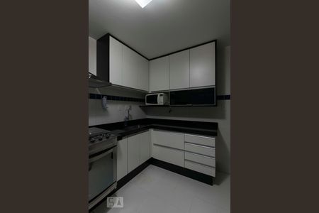 Apartamento à venda com 104m², 2 quartos e sem vagaCozinha (Armários)