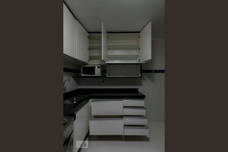 Apartamento à venda com 104m², 2 quartos e sem vagaCozinha (Armários)