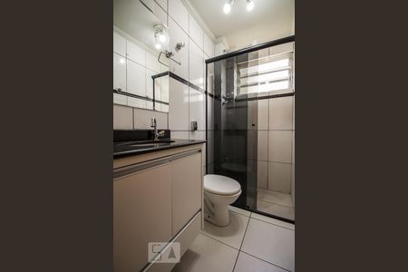 Banheiro  de apartamento para alugar com 2 quartos, 48m² em Vila Madalena, São Paulo