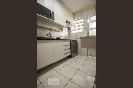Cozinha de apartamento para alugar com 2 quartos, 48m² em Vila Madalena, São Paulo