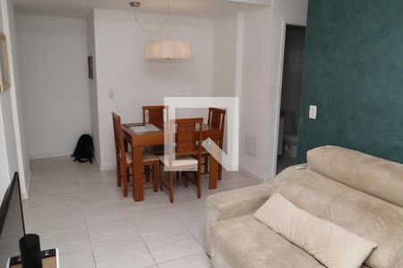 Sala de apartamento para alugar com 2 quartos, 70m² em Barra da Tijuca, Rio de Janeiro
