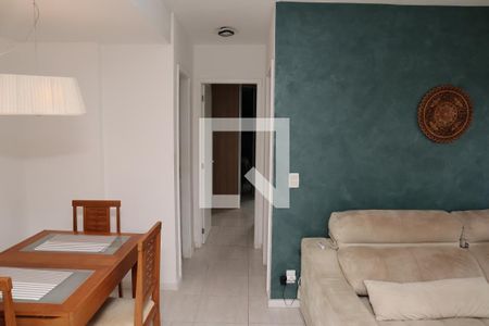 Sala de apartamento para alugar com 2 quartos, 70m² em Barra da Tijuca, Rio de Janeiro