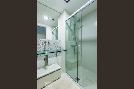 Apartamento à venda com 70m², 2 quartos e 1 vaga Apartamento à venda com 70m², 2 quartos e 1 vagaBanheiro