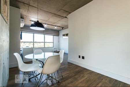 Sala de apartamento à venda com 2 quartos, 70m² em Cambuí, Campinas