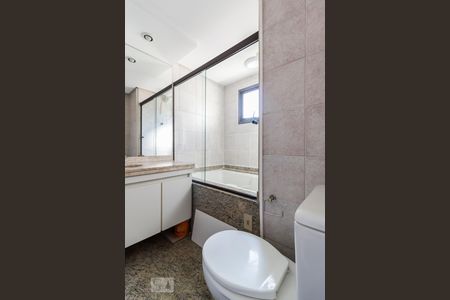 Apartamento à venda com 200m², 3 quartos e 2 vagasBanheiro Suite 1