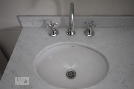 Banheiro de apartamento para alugar com 2 quartos, 56m² em Consolação, São Paulo