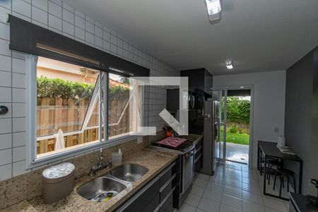 Casa para alugar com 172m², 2 quartos e 5 vagasCozinha 