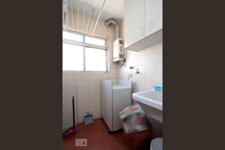 Apartamento para alugar com 70m², 2 quartos e 1 vagaÁrea de Serviço