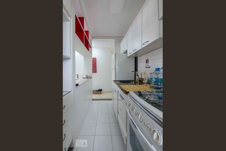 Cozinha de apartamento para alugar com 1 quarto, 45m² em Perdizes, São Paulo