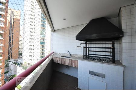 Varanda gourmet	 de apartamento para alugar com 4 quartos, 210m² em Vila Andrade, São Paulo