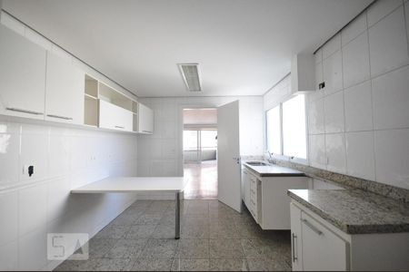 Apartamento para alugar com 210m², 4 quartos e 4 vagasCozinha