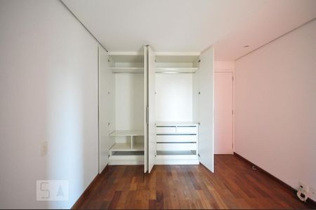 Armário da suíte 1 de apartamento para alugar com 4 quartos, 210m² em Vila Andrade, São Paulo
