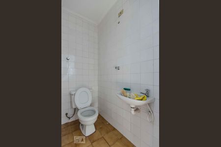 Banheiro de serviço de apartamento para alugar com 2 quartos, 66m² em Jardim São Paulo(zona Norte), São Paulo