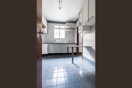 Cozinha de apartamento à venda com 5 quartos, 180m² em Barroca, Belo Horizonte