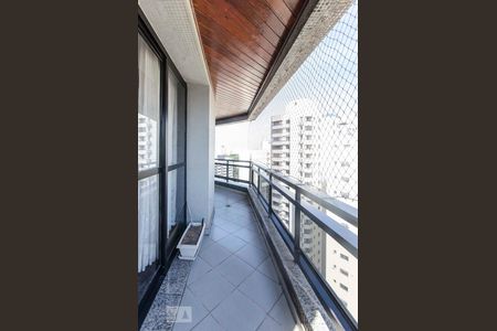 Sacada de apartamento à venda com 4 quartos, 262m² em Santa Teresinha, São Paulo