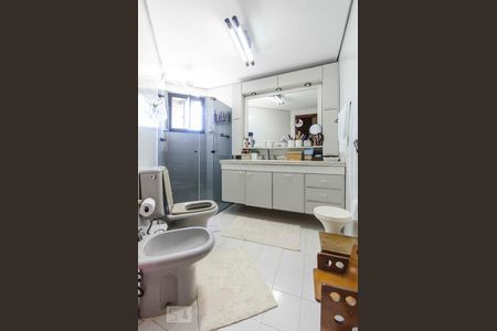 Apartamento para alugar com 262m², 4 quartos e 4 vagasBanheiro