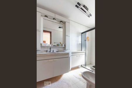 Apartamento para alugar com 262m², 4 quartos e 4 vagasBanheiro Suíte 1