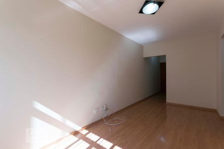 Apartamento à venda com 70m², 2 quartos e 1 vagaSala
