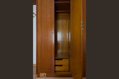 Apartamento à venda com 70m², 2 quartos e 1 vagaQuarto 2 - Suíte (Armários)