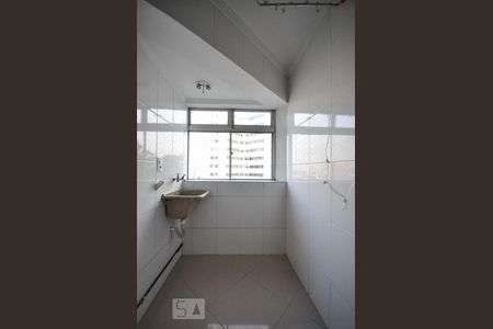 Apartamento para alugar com 70m², 3 quartos e 1 vagaÁrea de serviço