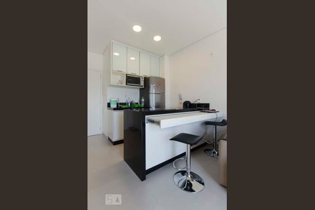 Cozinha de apartamento à venda com 1 quarto, 58m² em Parque Industrial Tomas Edson, São Paulo