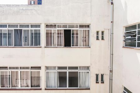 Vista da Sala e Quarto de kitnet/studio à venda com 1 quarto, 32m² em Pinheiros, São Paulo