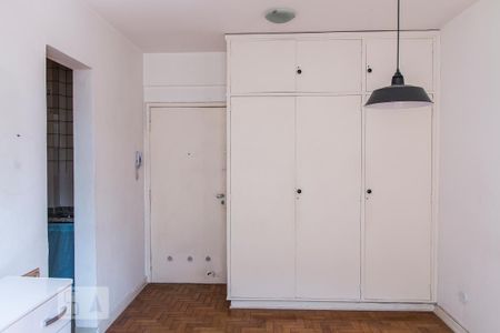 Sala e Quarto de kitnet/studio à venda com 1 quarto, 32m² em Pinheiros, São Paulo
