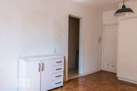Sala e Quarto de kitnet/studio à venda com 1 quarto, 32m² em Pinheiros, São Paulo