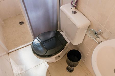 Banheiro de kitnet/studio à venda com 1 quarto, 32m² em Pinheiros, São Paulo