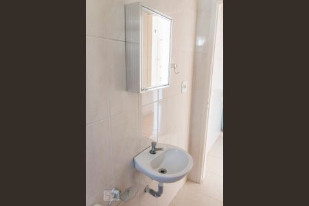Banheiro de kitnet/studio à venda com 1 quarto, 32m² em Pinheiros, São Paulo