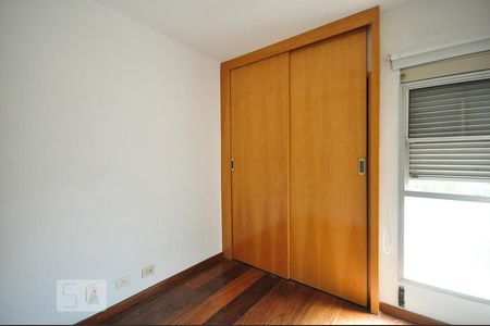 Quarto de apartamento à venda com 2 quartos, 70m² em Vila Suzana, São Paulo