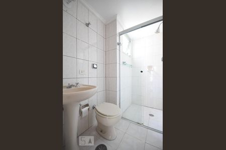 Banheiro de apartamento à venda com 2 quartos, 70m² em Vila Suzana, São Paulo