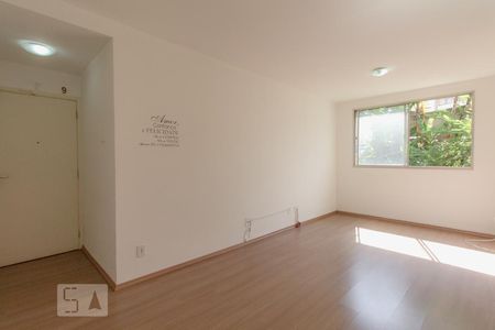Sala de Apartamento com 2 quartos, 65m² Vila Mascote
