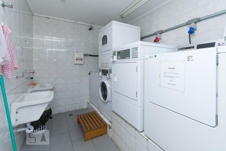 Lavanderia de apartamento para alugar com 1 quarto, 52m² em Aclimação, São Paulo
