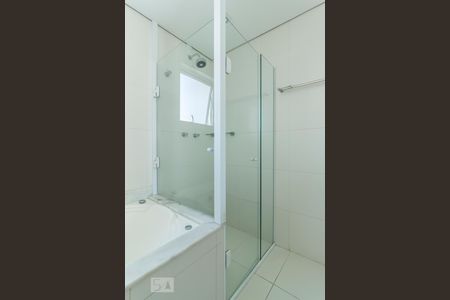 Apartamento à venda com 240m², 4 quartos e 2 vagasBanheiro Suite 2