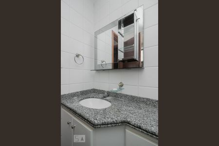 Banheiro de apartamento à venda com 2 quartos, 60m² em Vila Andrade, São Paulo