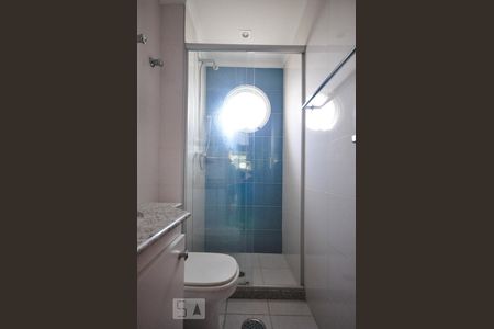 Banheiro de apartamento para alugar com 3 quartos, 120m² em Vila Suzana, São Paulo