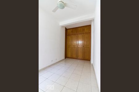 Apartamento para alugar com 130m², 3 quartos e sem vagaQuarto de serviço 