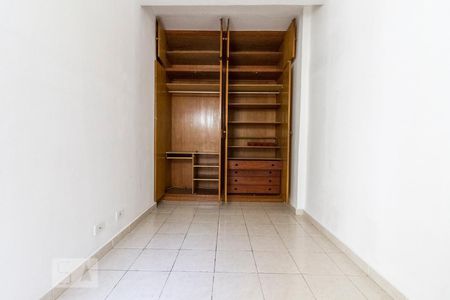 Apartamento para alugar com 130m², 3 quartos e sem vagaArmário quarto de serviço 