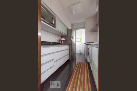Apartamento à venda com 95m², 2 quartos e 2 vagasCozinha