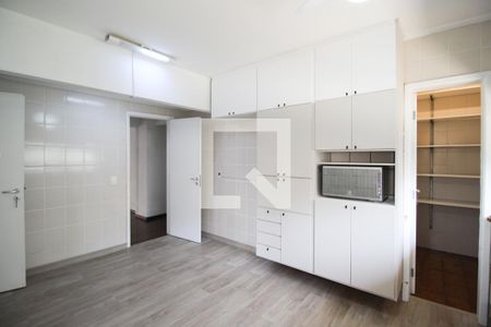 Cozinha de apartamento à venda com 3 quartos, 165m² em Vila Nova Conceição, São Paulo