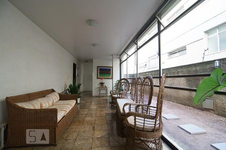 Apartamento à venda com 140m², 4 quartos e 2 vagasEntrada