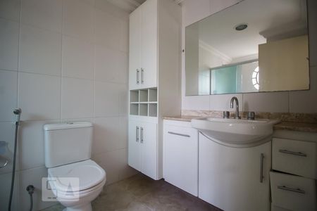 Banheiro suíte  de apartamento para alugar com 3 quartos, 129m² em Cerqueira César, São Paulo