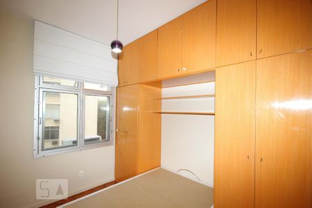 Quarto 1 de apartamento para alugar com 2 quartos, 68m² em Copacabana, Rio de Janeiro