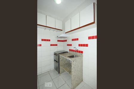 Cozinha de apartamento para alugar com 2 quartos, 68m² em Copacabana, Rio de Janeiro