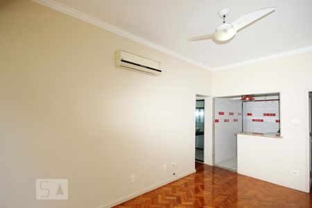 Sala de apartamento para alugar com 2 quartos, 68m² em Copacabana, Rio de Janeiro