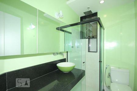 Banheiro de apartamento para alugar com 2 quartos, 68m² em Copacabana, Rio de Janeiro